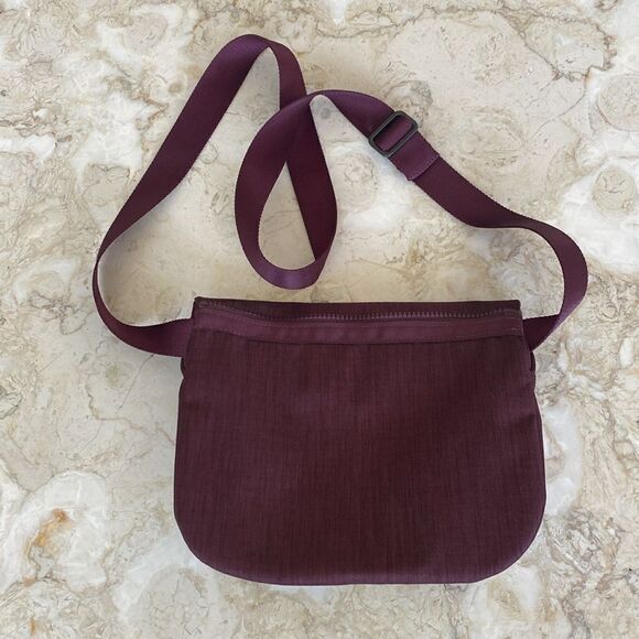 Lululemon Maroon Crossbody Fold Over Convertible Fanny Pack - Picture 3 of 11